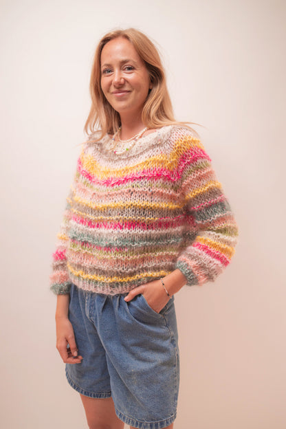 Langærmet håndstrikket sweater