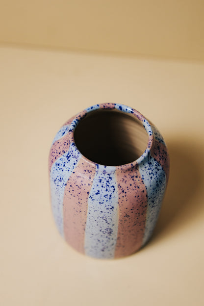 Vase blå/lyserøde striber