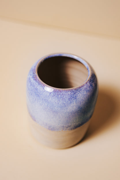 Vase med grå/blå glasur