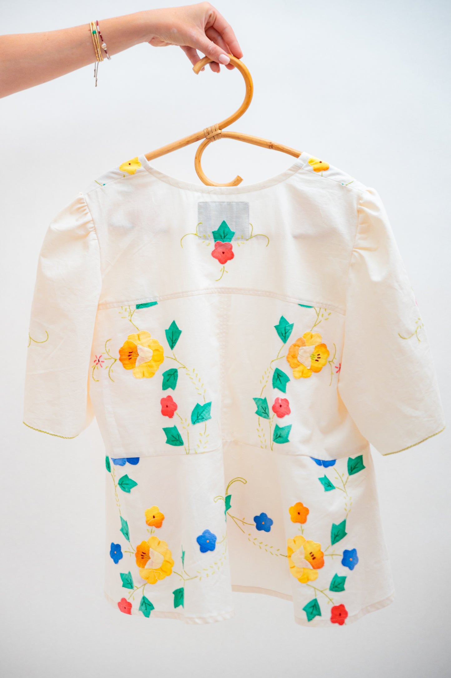 Blomstret bluse